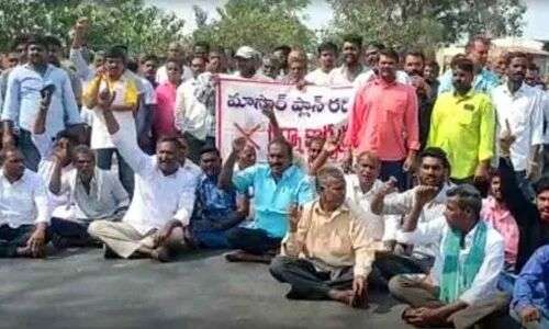 Farmers escalates demonstration versus Master strategy, to phase sit-in on Jagityal-Nizamabad road