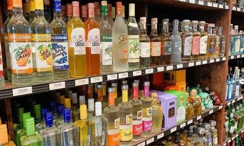  Hyderabad: Armed tough guys make away with Rs 2 lakhs from alcohol store