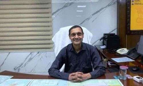 Pranjeev Saxena takes fee as commissioner of Railway Safety