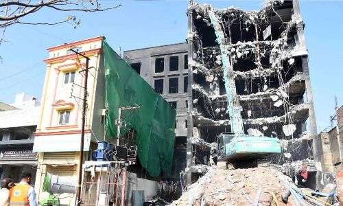 Secunderabad snake pit: Deccan structure demolition underway