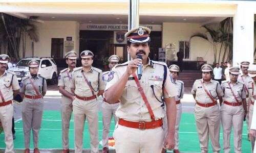 Stephen Ravindra spreads out National Flag at Cyberabad CPO