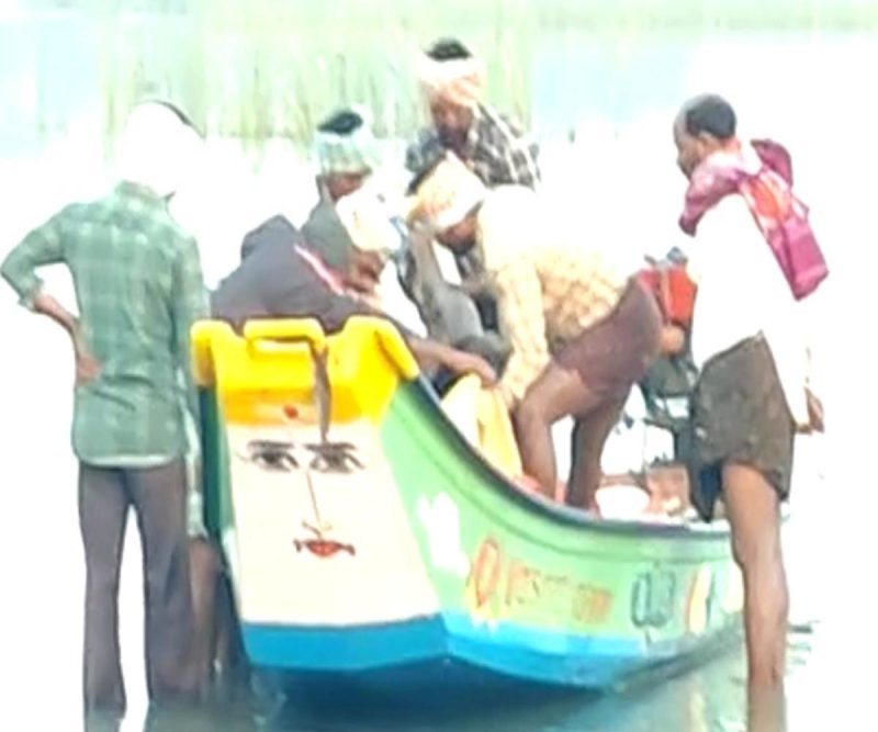 Andhra: Six missing after a small vessel for travel on water capsizes in local pond in Nellore