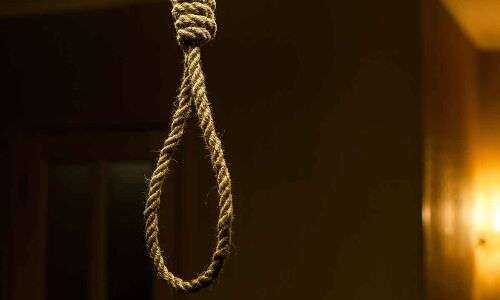 Class 10 pupil finishes life in Karimnagar