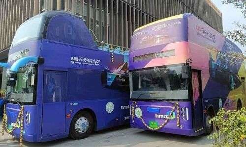  Double- decker buses back on city roadways after 20 years