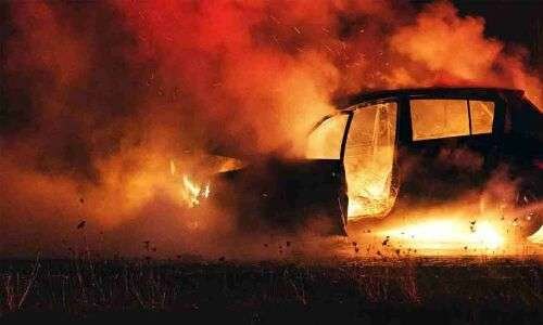  Hyderabad: Car ignites Mailardevpally, none harmed
