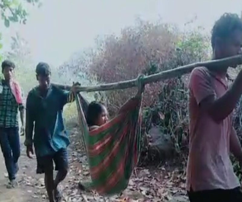 With no roads to nearest PHC, tribal twosome loses newborn infant