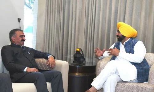 Bhagwant Mann discusses water cess concern with Himachal Pradesh Chief Minister