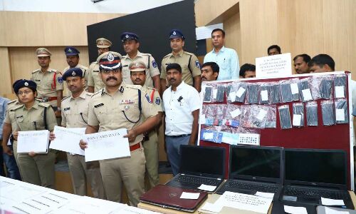 Cyberabad Police successfully apprehend gang involved in data theft in Hyderabad.