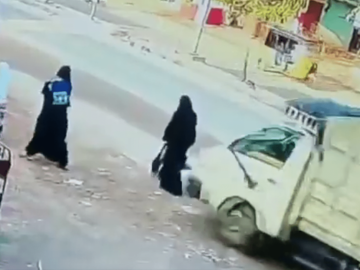 Fatal Road Chance event in Hyderabad: Adult female Passes Away Instantly on the Subdivision of an act of a play