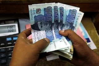 Finance Minister Ishaq Dar Announces China’s Approval of $2 Billion Loan to Aid Pakistan’s Financial Struggles