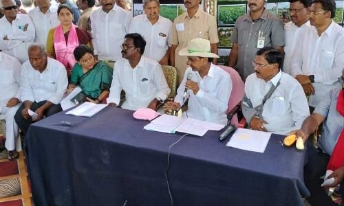 KCR strengthens ties with leaders of Left party