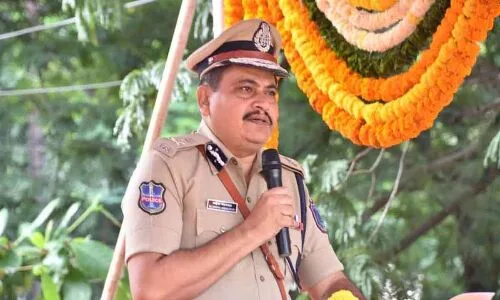 Mahesh warns that internet users are at risk of cybercrime.