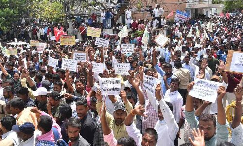 Massive Protest Staged by Power Staff in Hyderabad to Showcase Their Strength