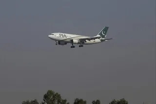 Pakistan Faces Pilot Exodus Due to Pay Cuts as Government Outsourcing of Key Airports Raises Concerns