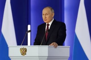Putin Warns of Russian Reaction if UK Supplies Uranium Ammunition to Kyiv