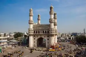 Traffic Police in Hyderabad Make Elaborate Arrangements at Charminar for Ramzan Season