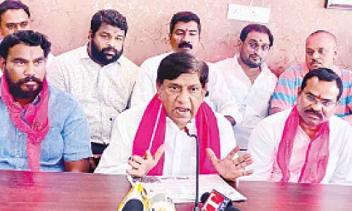 Union Minister Bishweswar urged to apologize by Vinod Kumar