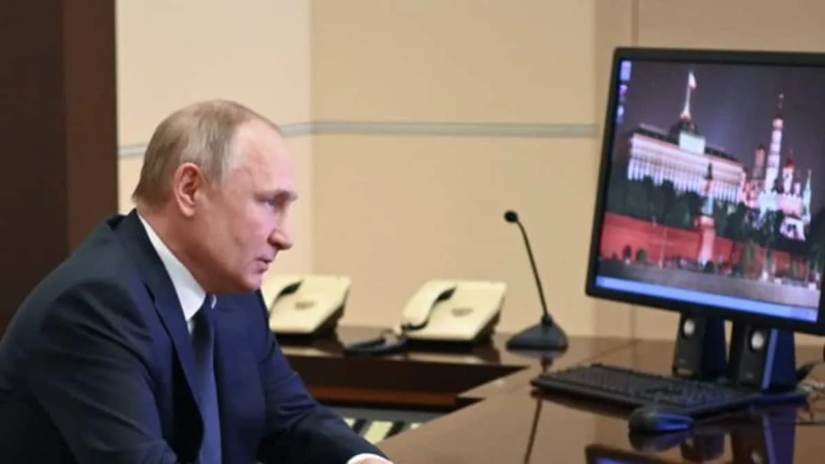 “Analysis of the Impact of Fresh Oil Production Cuts on Ukraine War and Potential Benefits for Putin’s Russia”