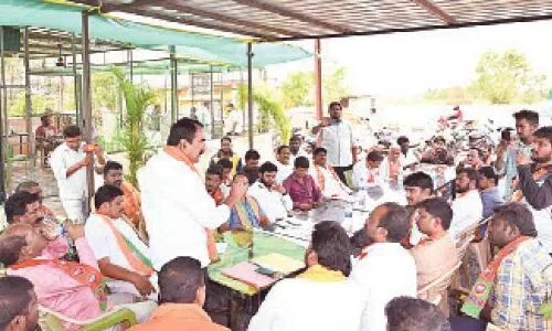 BJP urges youth to protest against TSPSC paper leak