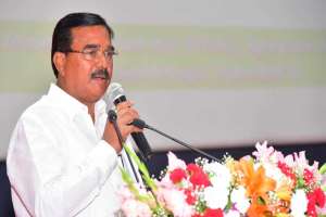 BRS leaders support dismissal of former MP and MLA for alleged ‘anti-party’ actions in Telangana