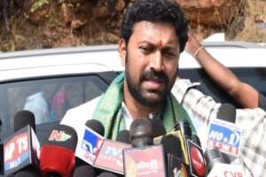 CBI interrogates MP Avinash Reddy for second consecutive day in Vivekananda assassination case