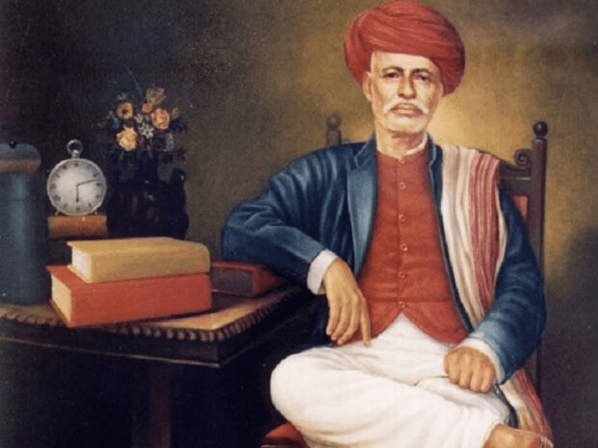 Chief Ministers of Telangana and Andhra Pradesh honor Jyotirao Phule with tributes