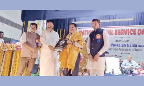 Civil Service Excellence Award bestowed upon HMRL MD in Hyderabad