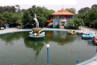 Clerics’ Concerns over Gender Mixing Prompt Taliban to Prohibit Women from Dining in Restaurants with Gardens