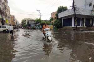 Farmers in chaos again as unseasonal rains hit Warangal