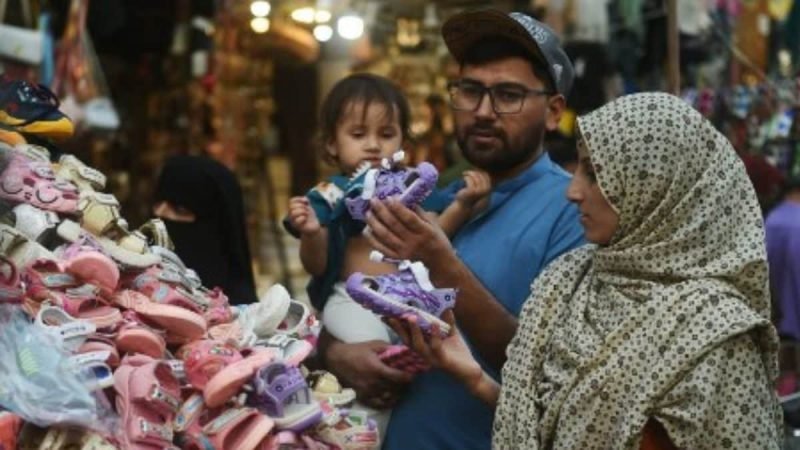 Figures Reveal Economic Crisis Likely to Worsen: Historic High of 35.37% Inflation Leaves Pakistanis Even Poorer