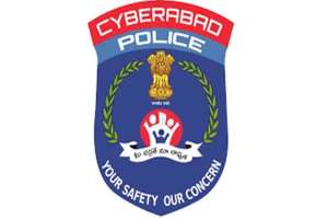 Four Cyberabad cops injured in an attack at Moghalpura, Hyderabad