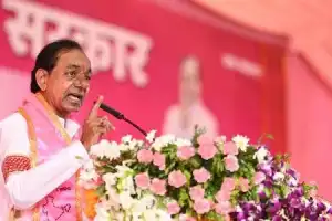 KCR considers visiting India to strengthen BRS