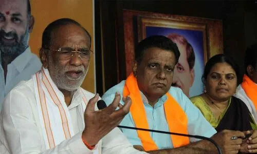 KTR asks Laxman for reasons behind failure to convince Jindal's like AP