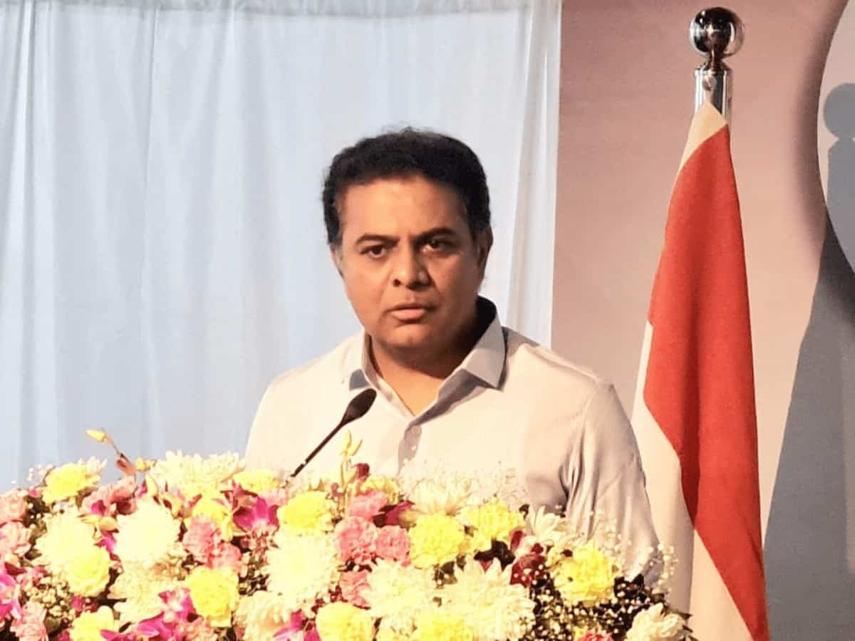 KTR urges Telangana MLAs to mobilize party for upcoming events