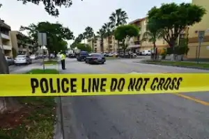 Louisville Shooting Leaves 2 Dead and 4 Injured as Gunman Opens Fire on Crowd in the US