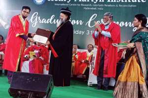 Professor Siddiqui from MANUU is awarded Honoris Causa by the Henry Martyn Institute.