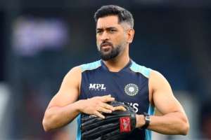 Ravi Shastri’s VIRAL Response to MS Dhoni’s Inclusion in India’s Test Squad for WTC Final 2023