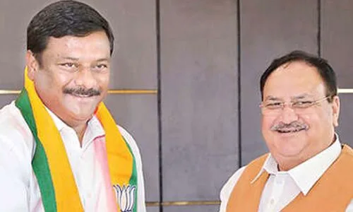 Senior Leader from Telangana Congress Defects to BJP, Dealing a Significant Blow to State Congress