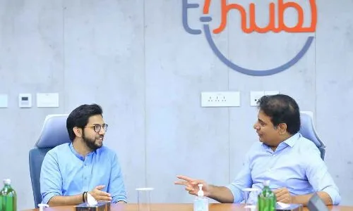 Thackeray commends Telangana government's accomplishments