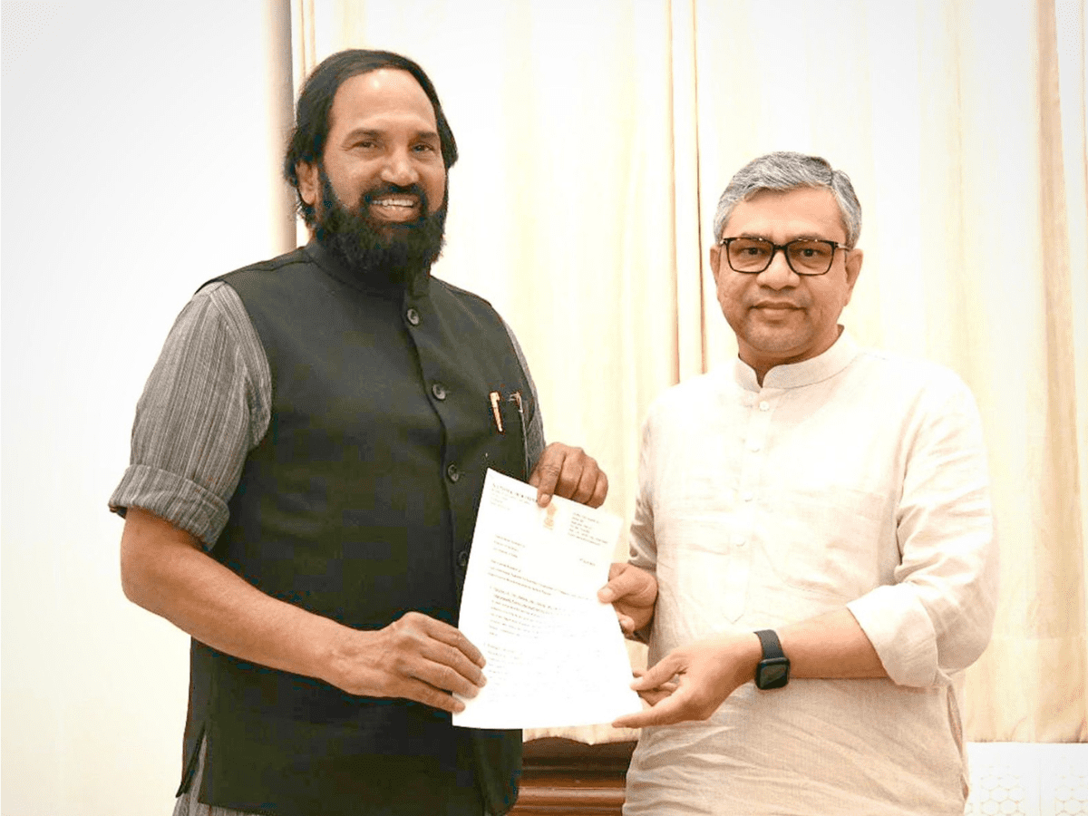 Uttam urges Railway Minister to establish Vande Bharat halts in Nalgonda for better connectivity