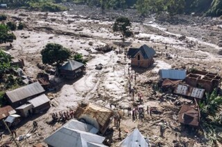 An Official Reports 200,000 People Displaced Due to Flooding in Somalia.
