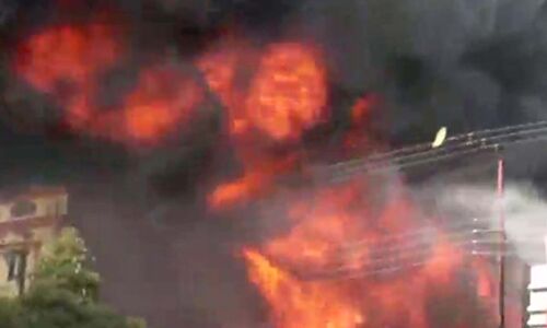 Attapur: Bodybuilding showroom catches fire in Hyderabad