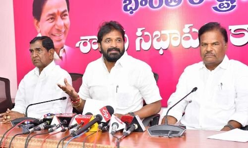 BJP leaders criticized by MLAs Srinivas Goud and others for BC declaration in Hyderabad