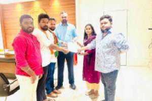BJYM urges government to prevent schools from looting in Karimnagar
