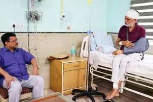 Brave man Jain meets Kejriwal, gets praised
