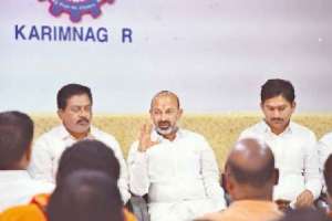 BRS remains as Bandi’s choice, rejects Congress as alternative