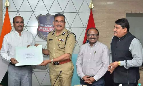 CEIR helps Telangana police return more than 1000 stolen mobile phones.