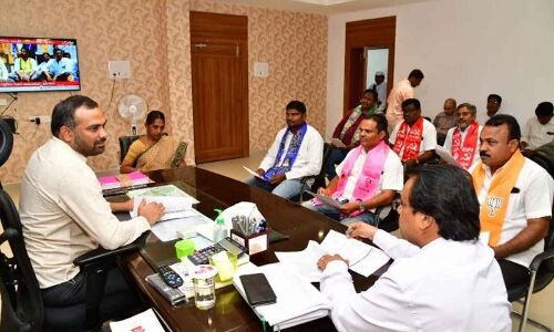 Collector RV Karnan urges enrollment of all eligible voters in Karimnagar