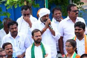 Congress Leader Bhatti Vikramarka Criticizes BRS Government for Delayed Paddy Procurement in Mahbubnagar
