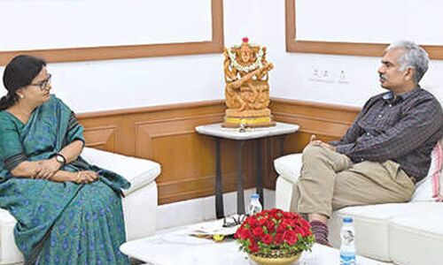 CS Santhi Kumari meets Union Agriculture Secretary Manoj Ahuja in Telangana